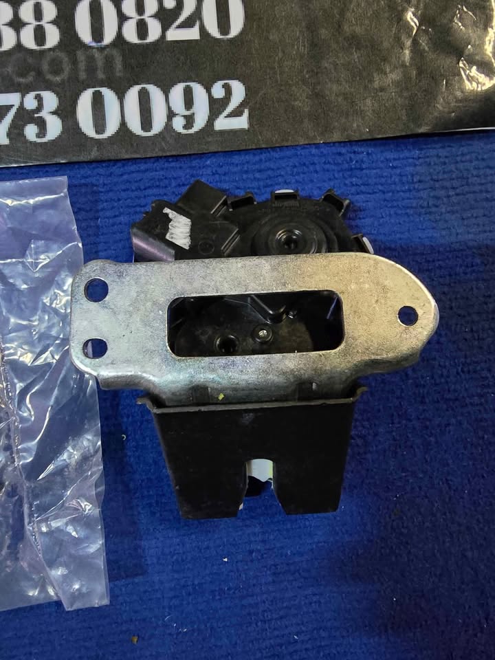 Toyota Starlet Cross Tailgate Boot Catch Lock