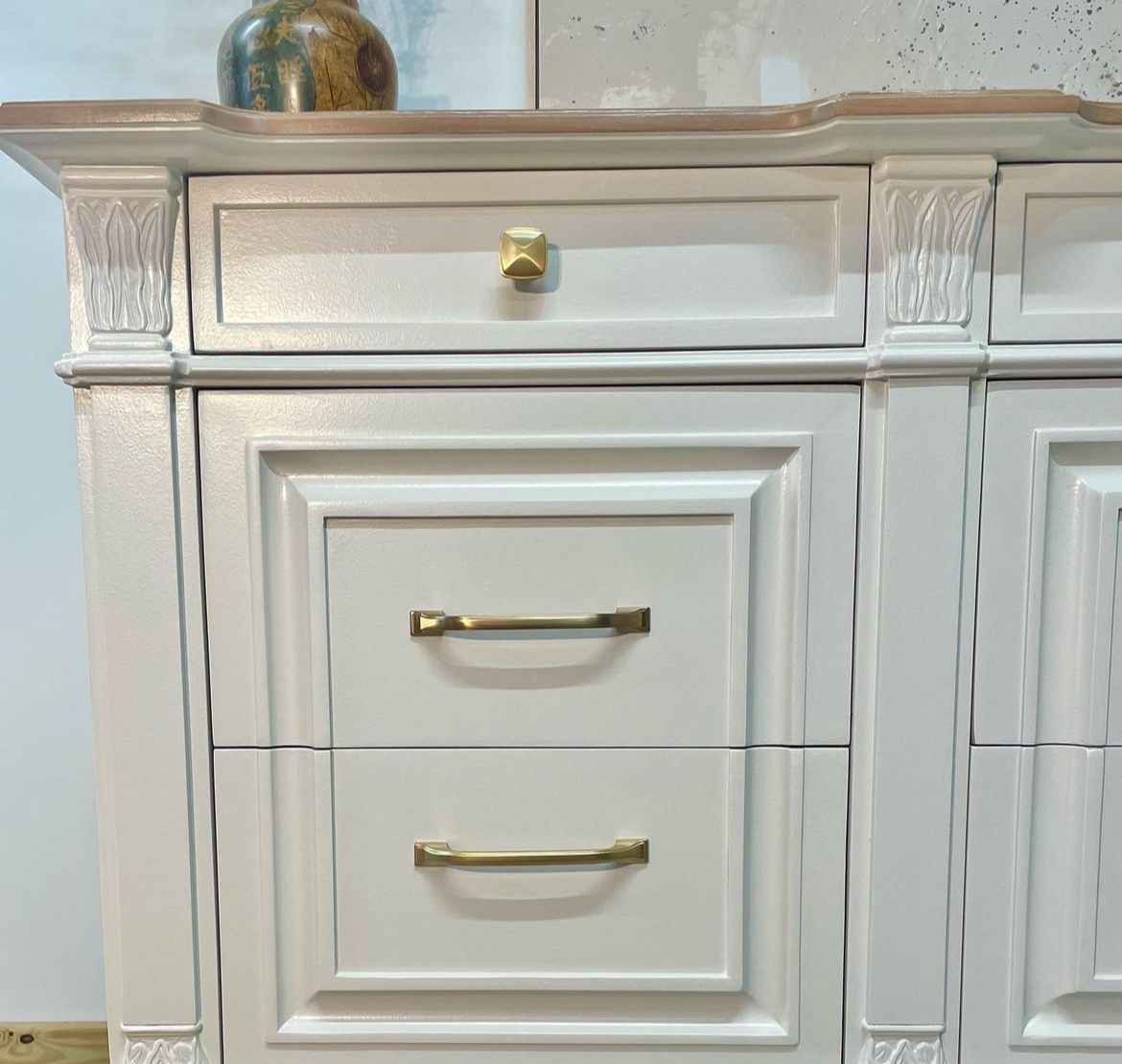 Bill Jones Solid Dresser