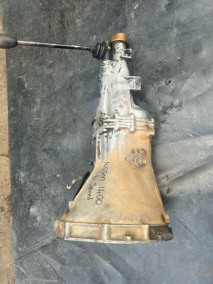 Nissan 1400 bakkie 4 speed gearbox for sale WhatsApp or cell - Private Seller