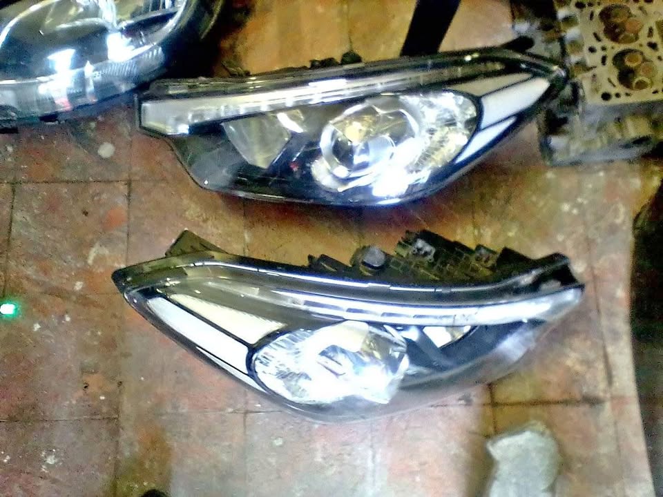 KIA CERATO XENON headlights - Private Seller KIA CERATO XENON headlights - Private Seller