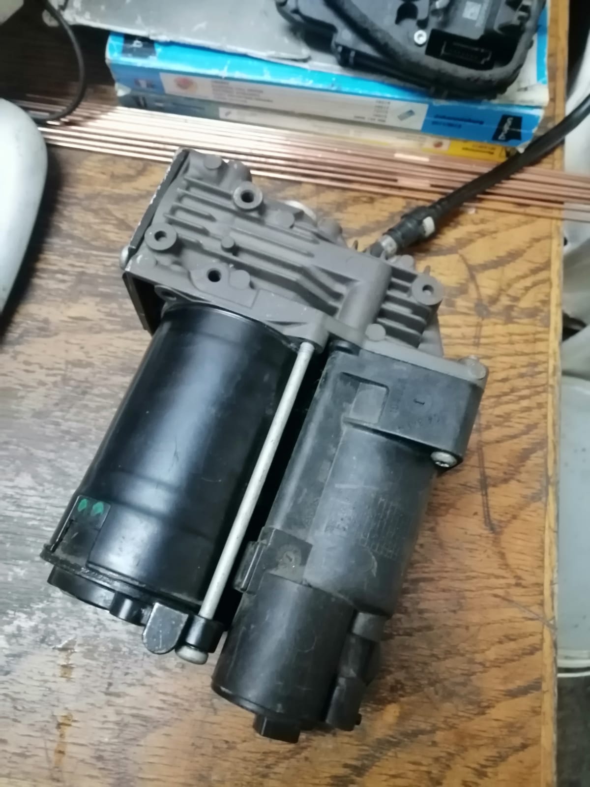 BMW E70/E71 M X5/M X6 OEM AMK Air Suspension Compressor Pump - Private Seller BMW E70/E71 M X5/M X6 OEM AMK Air Suspension Compressor Pump - Private Seller