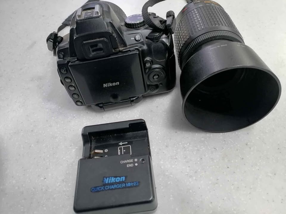 NIKON D5000 DIGITAL CAMERA