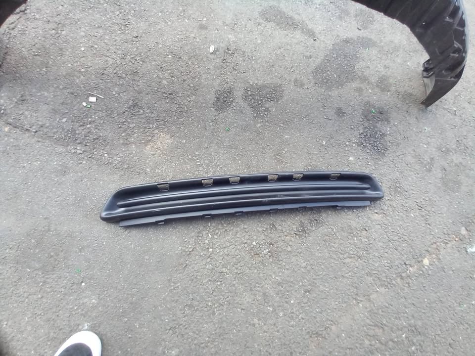 PEUGEOT 308 FRONT BUMPER LOWER GRILLE - Private Seller PEUGEOT 308 FRONT BUMPER LOWER GRILLE - Private Seller