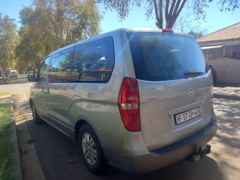 2018 Hyundai H-1 BUS 2.5 Diesel, Automatic, Silver, 126000kms Spare KEY.