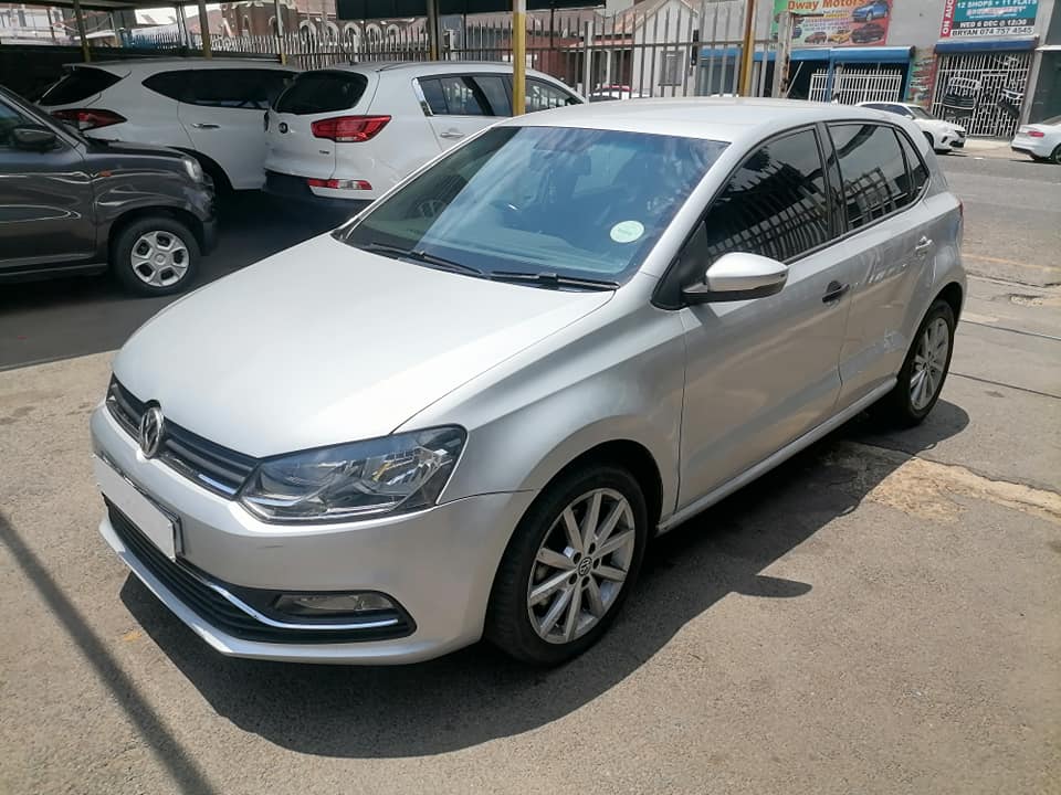 2015 Volkswagen polo 6 1.2 TSI DSG Automatic Service book and leather seat