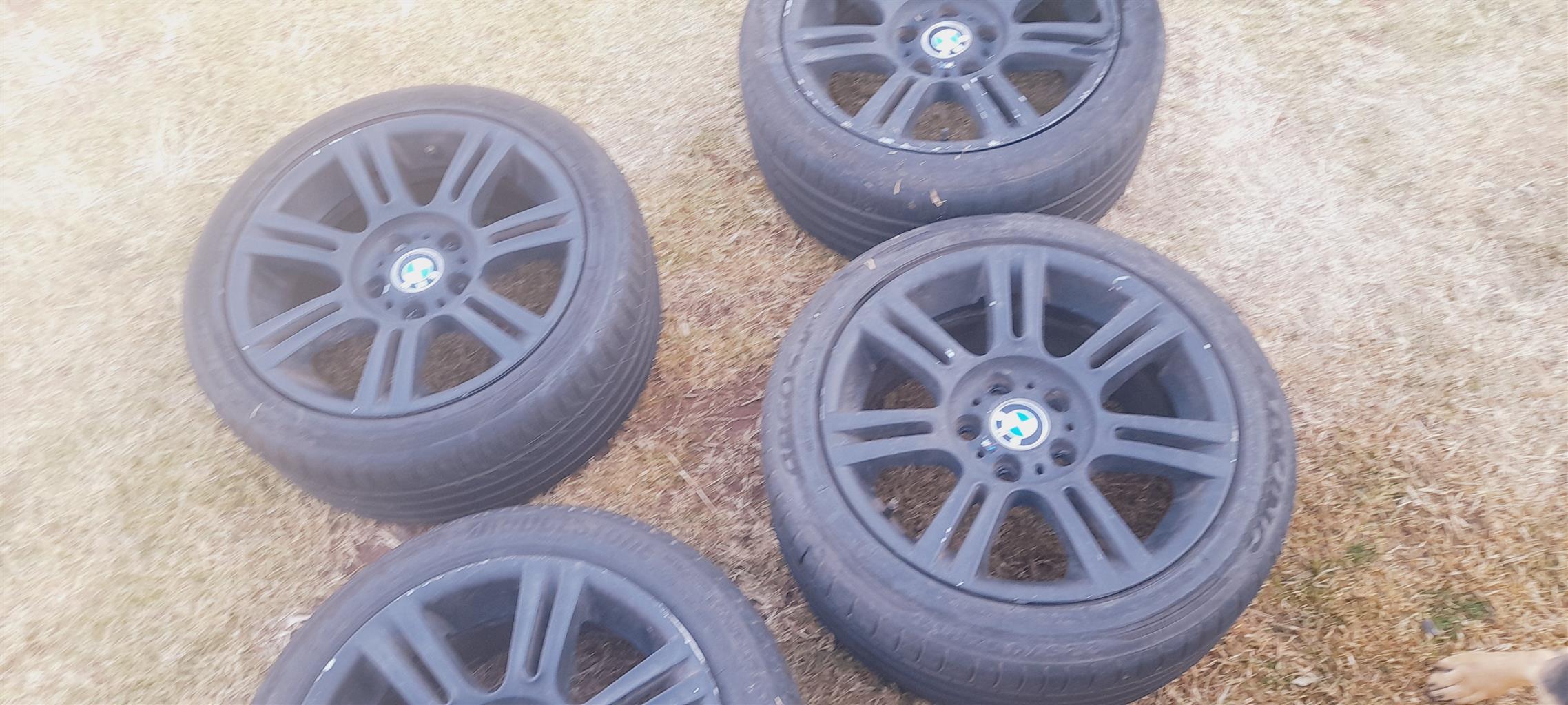 I am ssaling4 bmw rims wwith four17itch run flat wheels - Private Seller I am ssaling4 bmw rims wwith four17itch run flat wheels - Private Seller