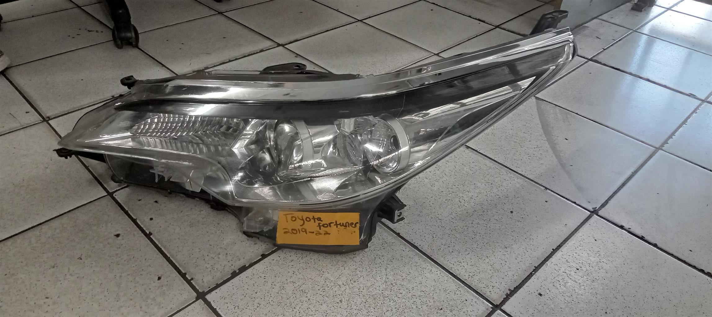 Toyota Fortuna Projector headlight - Private Seller