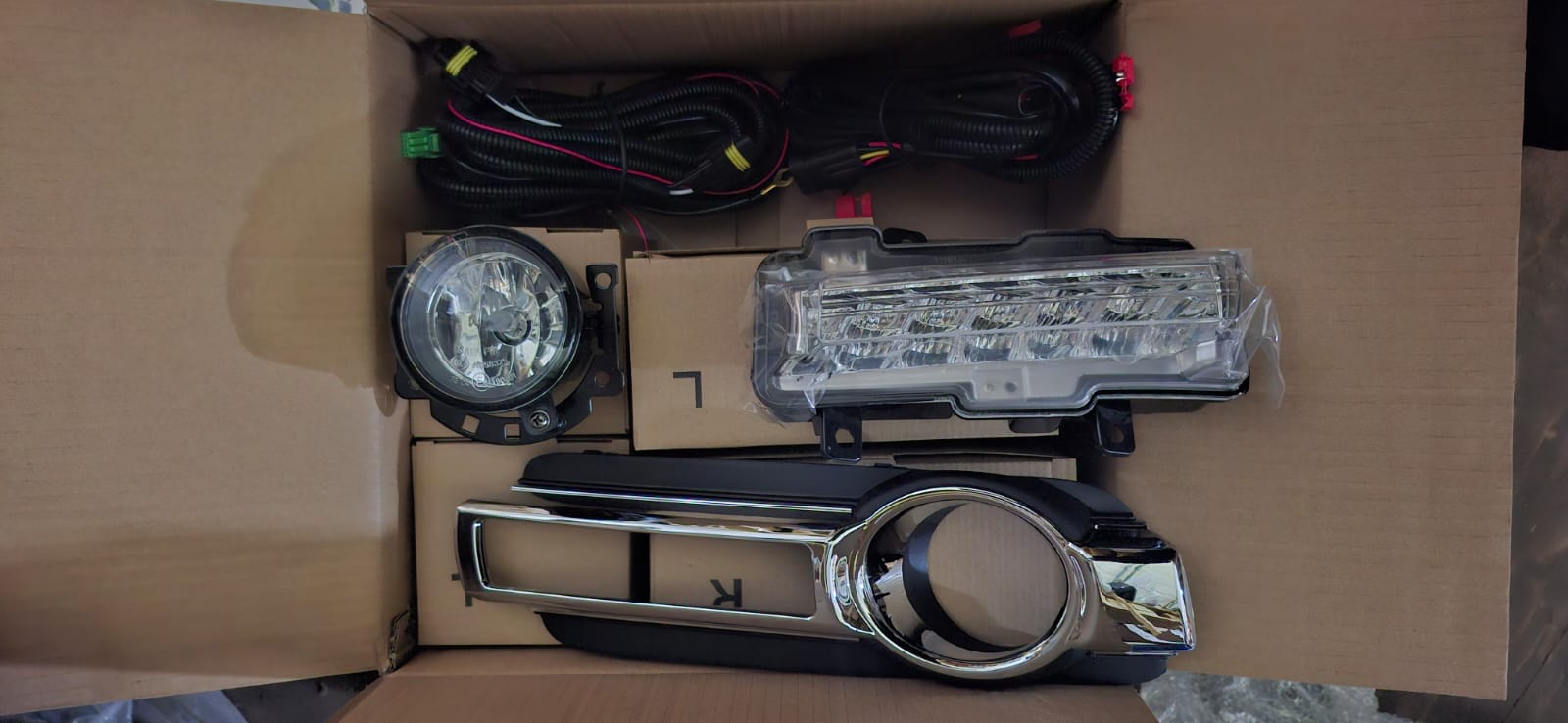 Mitsubishi Pajero Gen4 Fog Light Set – Brand New for Sale Mitsubishi Pajero Gen4 Fog Light Set – Brand New for Sale