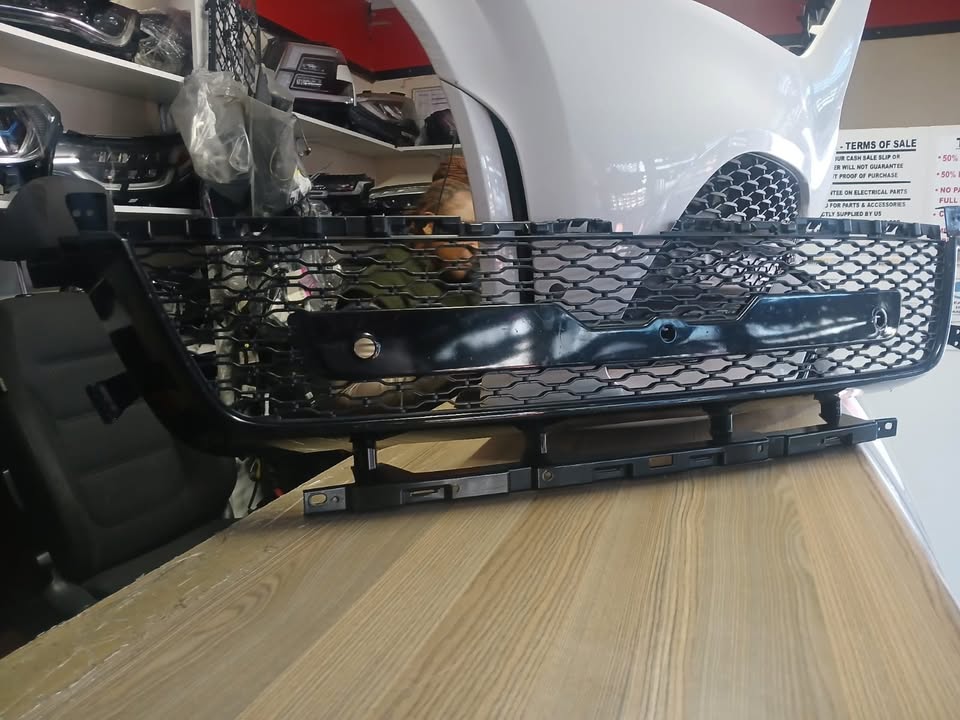2020 RANGE ROVER SPORT L494 FRONT BUMPER LOWER GRILLE FOR SALE - Private Seller 2020 RANGE ROVER SPORT L494 FRONT BUMPER LOWER GRILLE FOR SALE - Private Seller