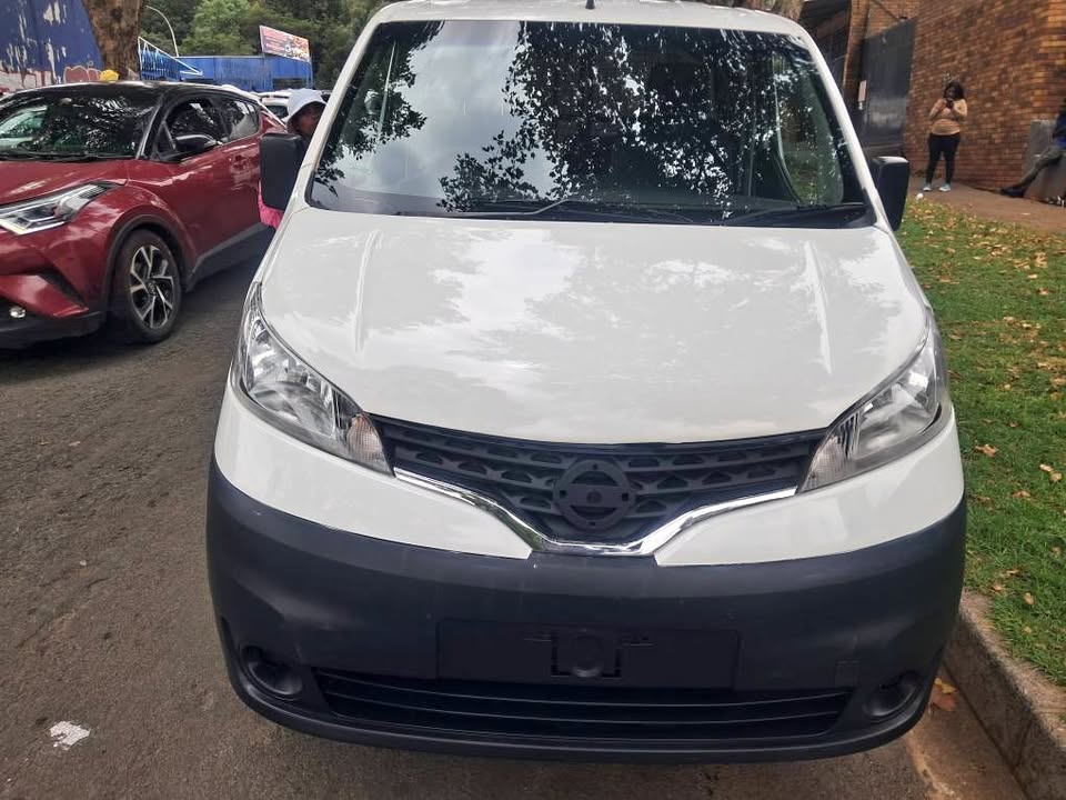 Nissan NV200 1.6i Panel van white 2015 for sale
