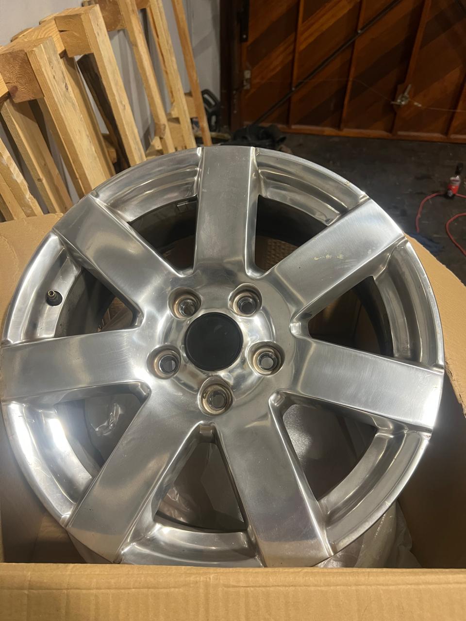 18" Jeep Sahara polished rims x5 for sale - Private Seller