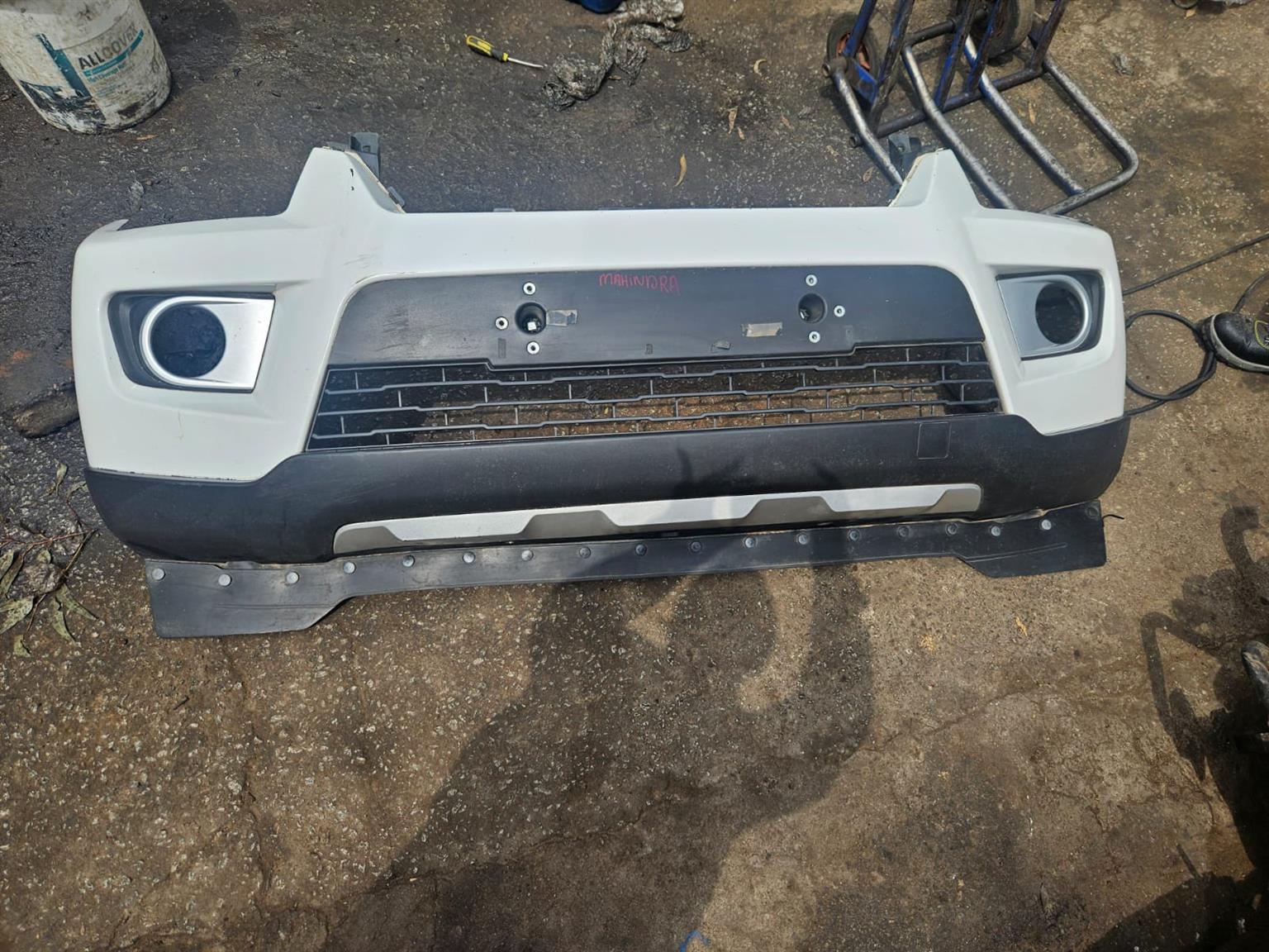 🚘 Mahindra Scorpio S6 Front Bumper for Sale! 🚘 - Private Seller