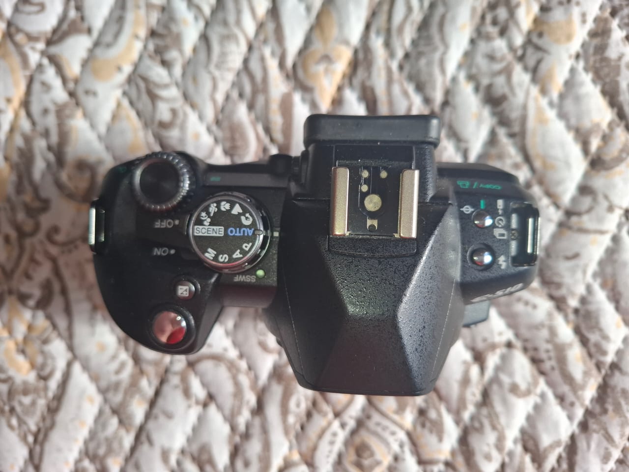 Olympus Evolt E510 10MP DSLR Camera with CCD