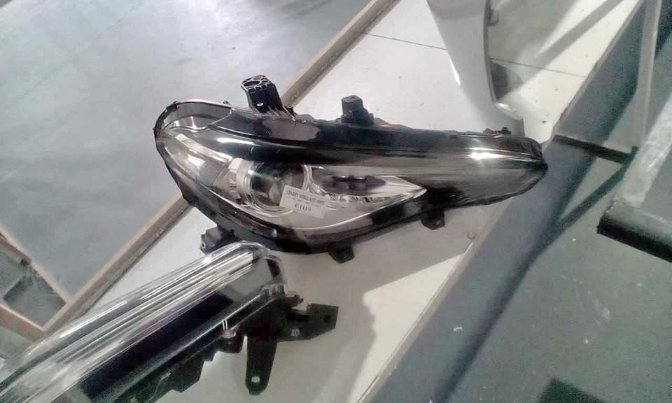 Alfa Romeo Guilia headlight - Private Seller Alfa Romeo Guilia headlight - Private Seller