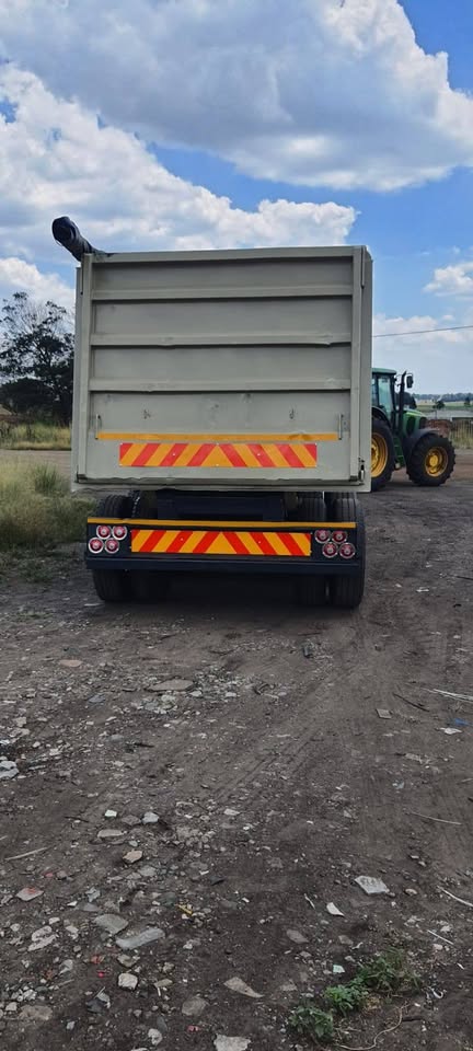 30 Cube Back Tipper | Junk Mail Marketplace