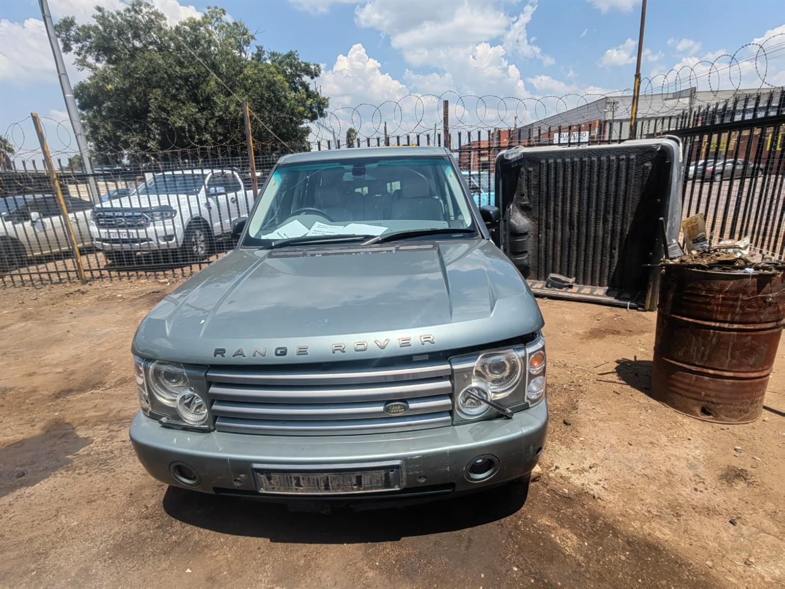 Land Rover Range Rover Big body 2006 4.4 petrol automatic stripping for spares
