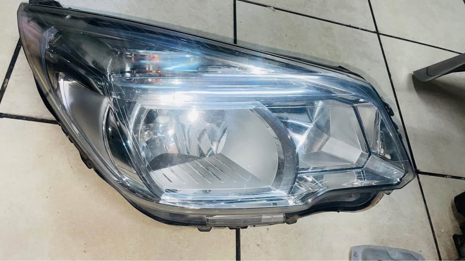 Chevrolet Trailblazer headlight - Private Seller Chevrolet Trailblazer headlight - Private Seller