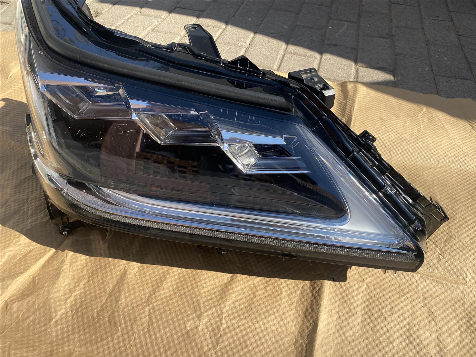 2022 LEXUS LX570 FULL LED HEADLIGHT RIGHT SIDE FOR SALE. IN PRISTINE CONDITION