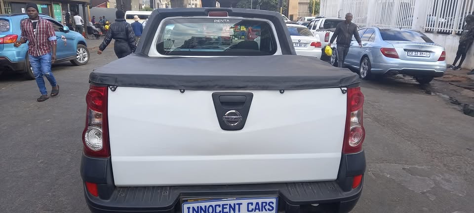 2018 NISSAN NP200 1.6 PETROL. MANUAL TRANSMISSION.. WHITE COLOUR.. 65000KMS
