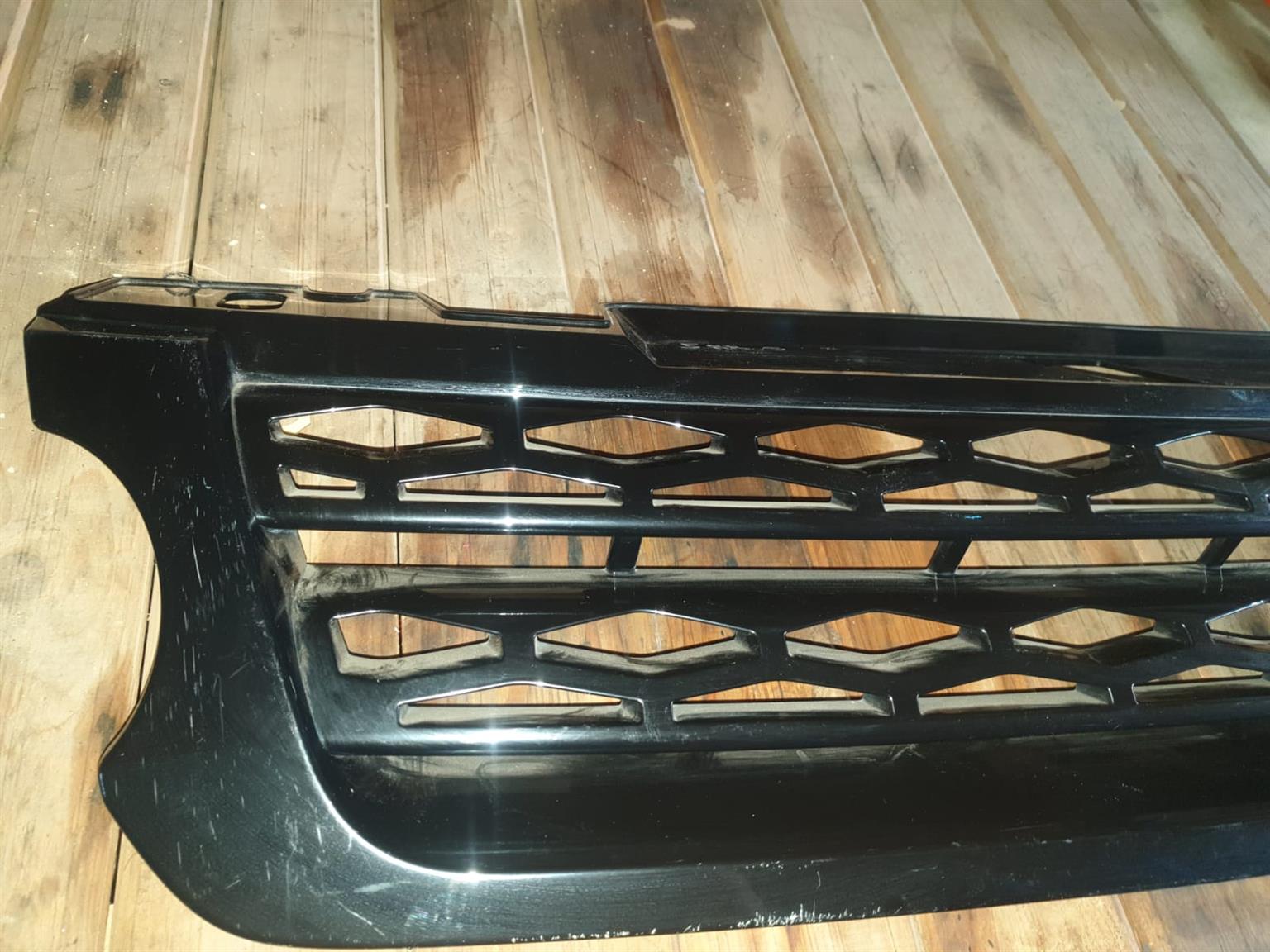 2010 Range Rover Sport Used Original Radiator Grille For Sale - Private Seller