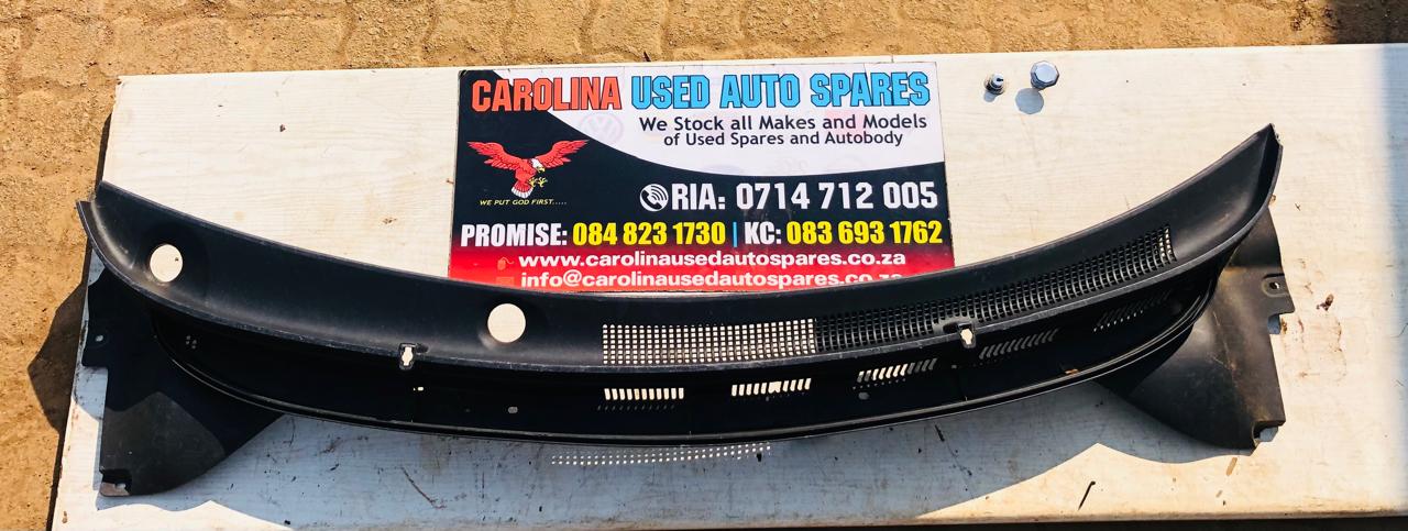 Hyundai Grand i20 wiper cowling (2014-2018) - Private Seller