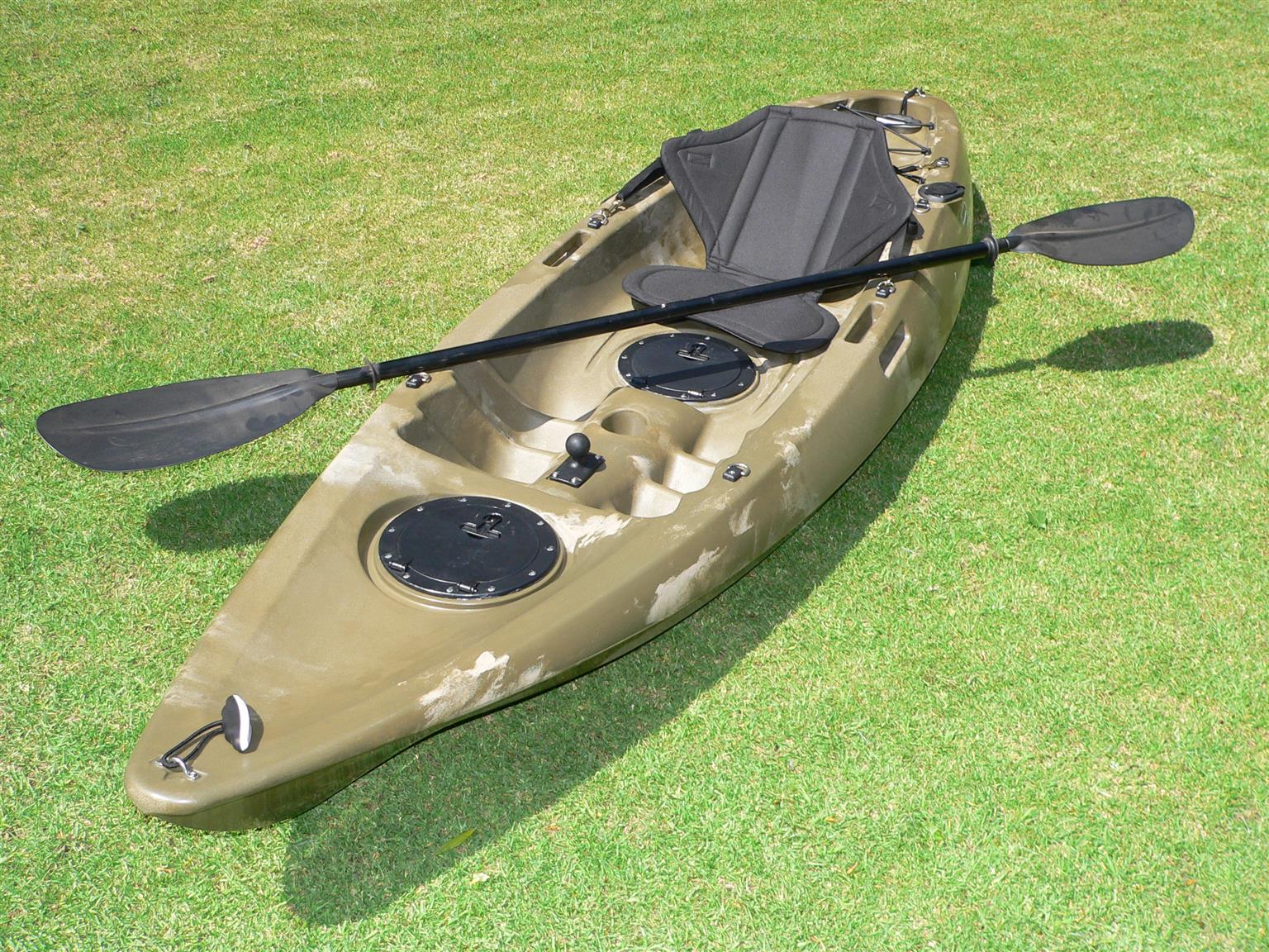Pioneer Kayak, single including Seat, Paddle & Rod holder, Brand NEW! Free Bag