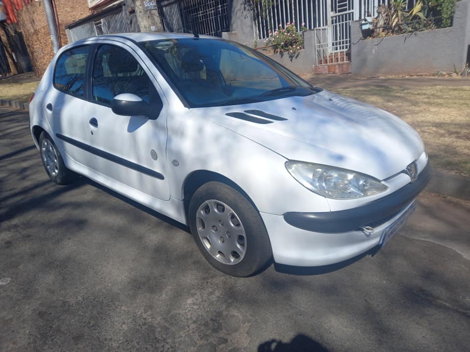 2007 PEUGEOT 206 1.4 PETROL ENGINE, MANUAL, WHITE COLOR, MILEAGE 100000KMS