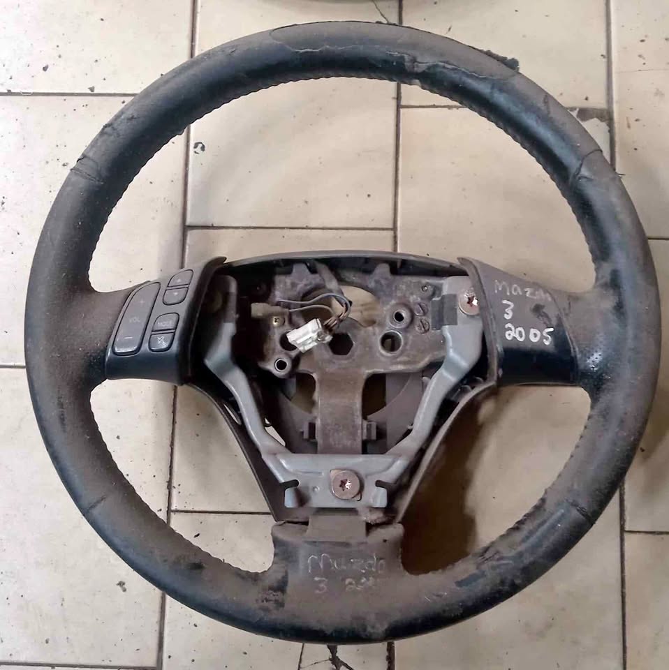 Mazda 3 2005 steering wheel Mazda 3 2005 steering wheel