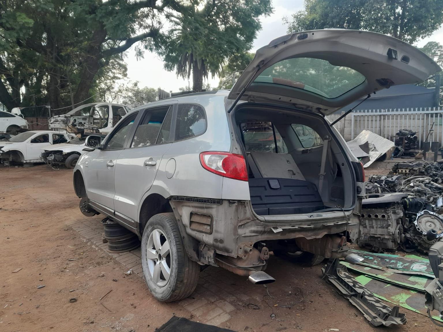 NOW STRIPPING – 2008 Hyundai Santa Fe 2.2 Diesel Automatic - Private Seller
