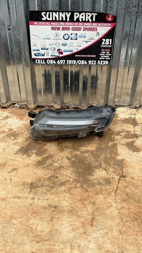Renault Kiger Headlight - Private Seller Renault Kiger Headlight - Private Seller