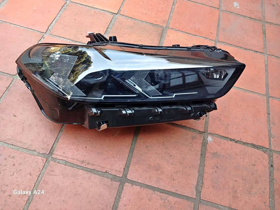 BMW G05 facelift headlight - Private Seller BMW G05 facelift headlight - Private Seller