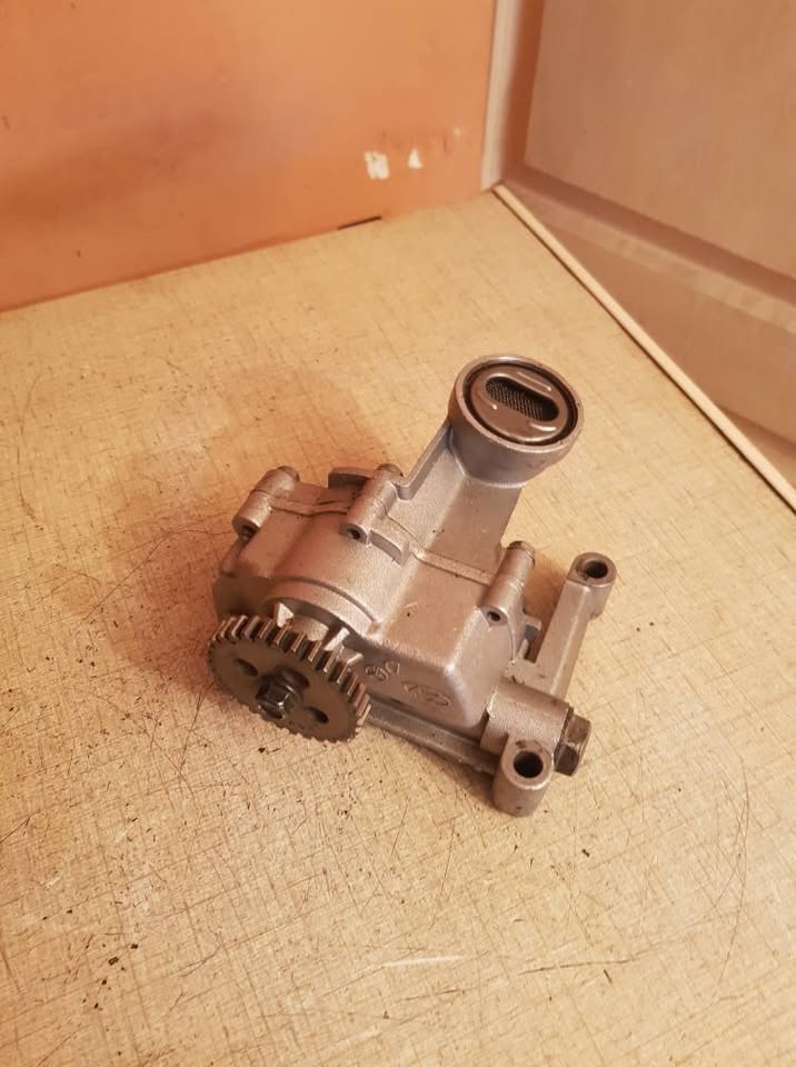 HYUNDAI OR KIA G4KD OIL PUMP FORSALE