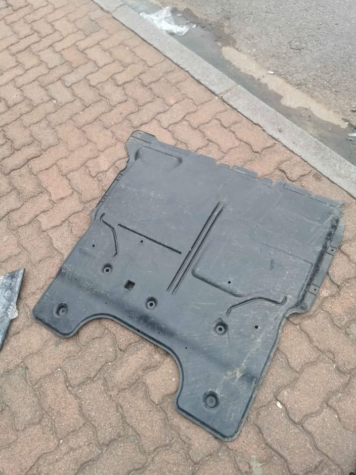 Audi A1, vw T cross, Tiago and polo Aw 2018 engine cover - Private Seller Audi A1, vw T cross, Tiago and polo Aw 2018 engine cover - Private Seller