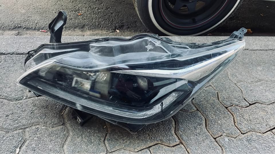 Toyota Starlet LED HEADLIGHT - Private Seller Toyota Starlet LED HEADLIGHT - Private Seller