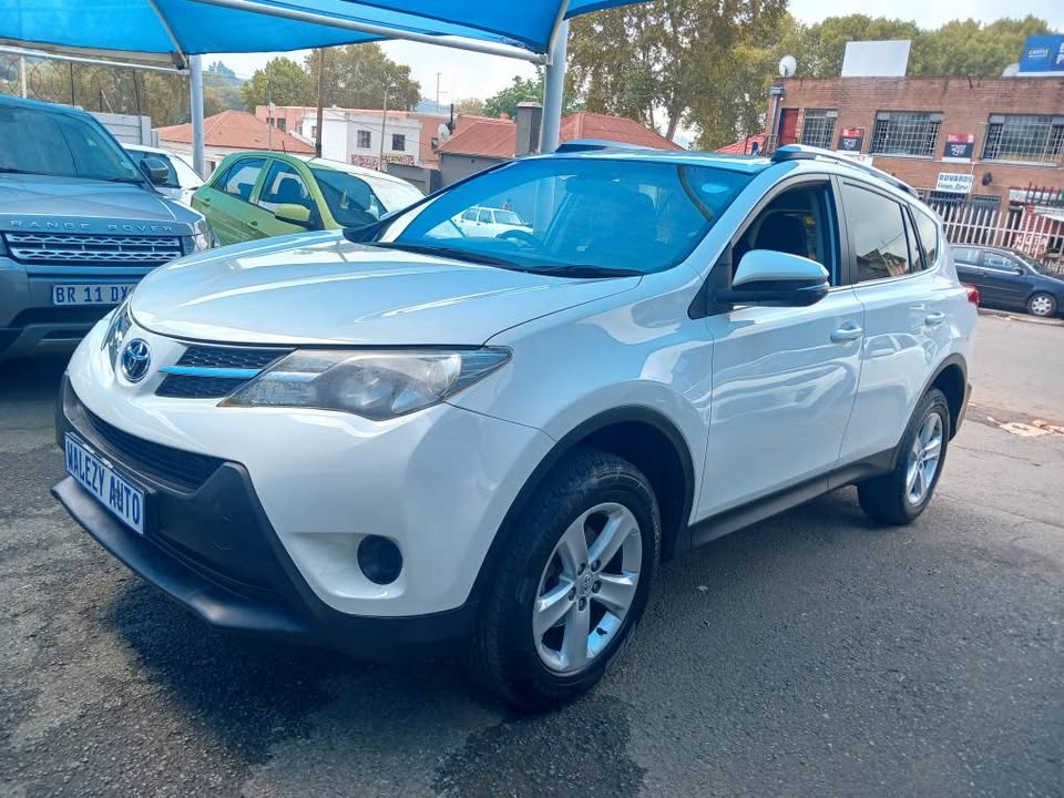 2015 TOYOTA RAV4 2.0 Transmission: Automatic Mileage: 95000km Fueltype: Petrol White