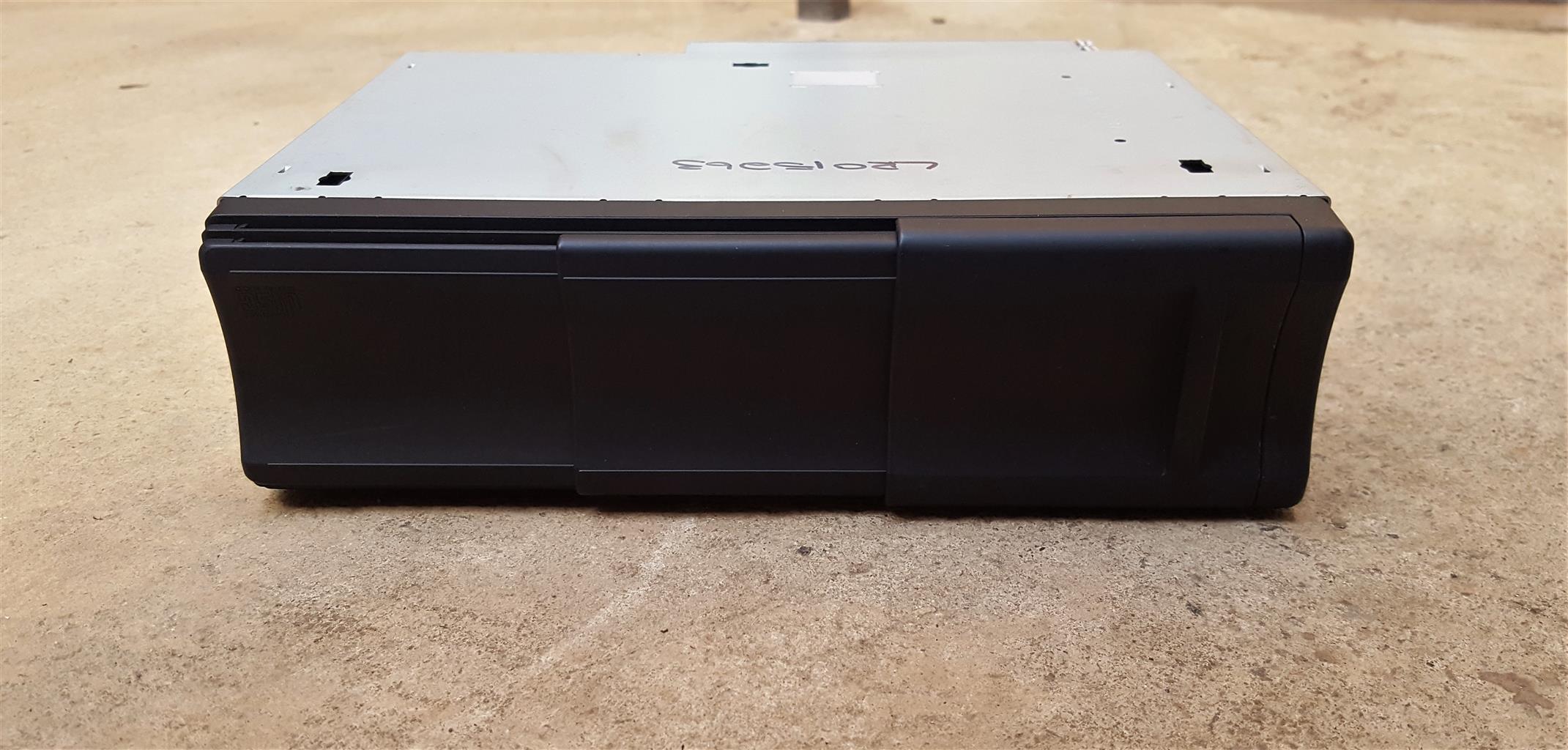 Land Rover Discovery 4 DVD Shuttle for sale | AUTO EZI - Private Seller