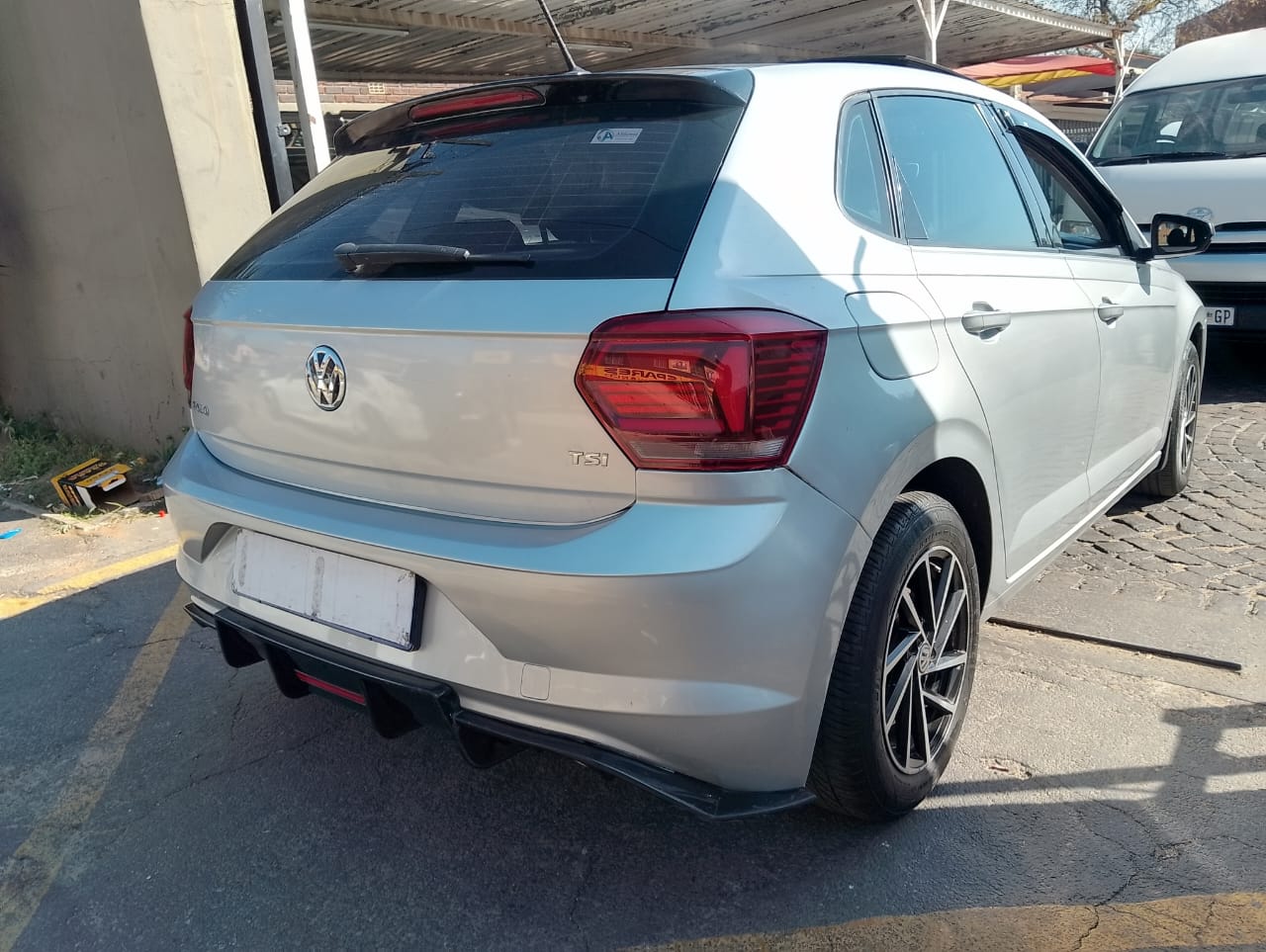 POLO 2018 HATCH