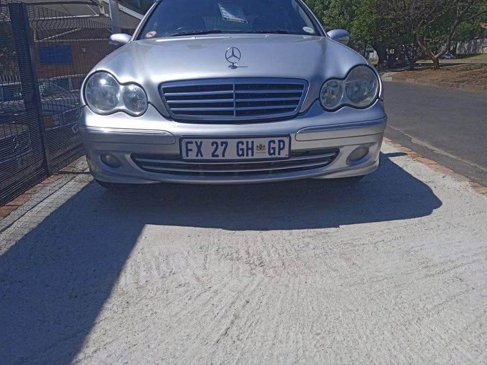 Mercedes Benz 320