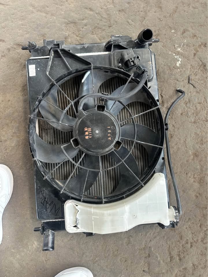HYUNDAI ACCENT, kia Rio, i20 radiator set - Private Seller HYUNDAI ACCENT, kia Rio, i20 radiator set - Private Seller