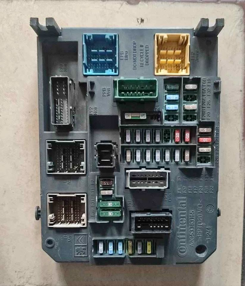 Peugeot 508 1.6 Fusebox