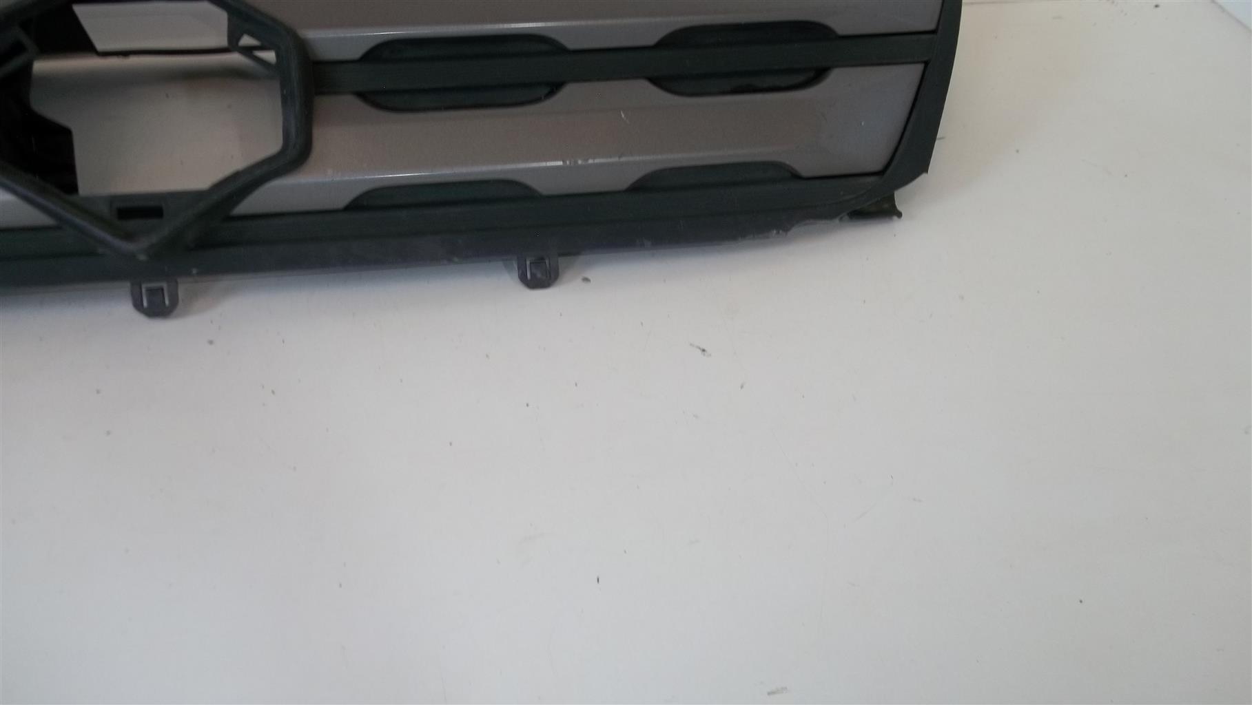 Suzuki Vitara grille - Private Seller Suzuki Vitara grille - Private Seller