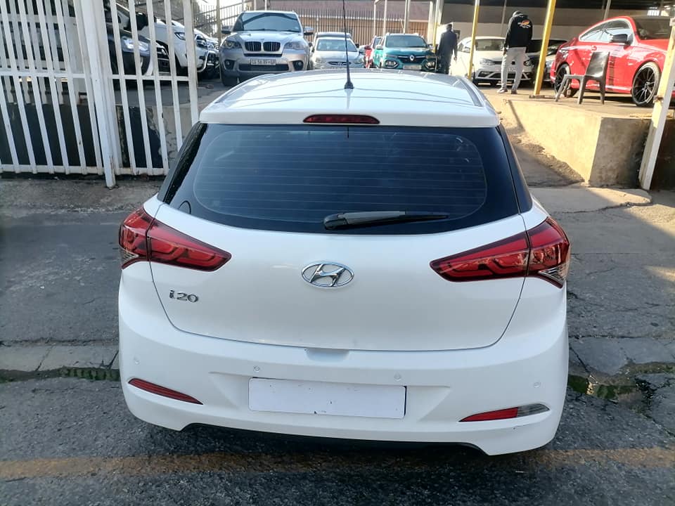 2015 Hyundai i20 1.4 Fluid with a leather interior