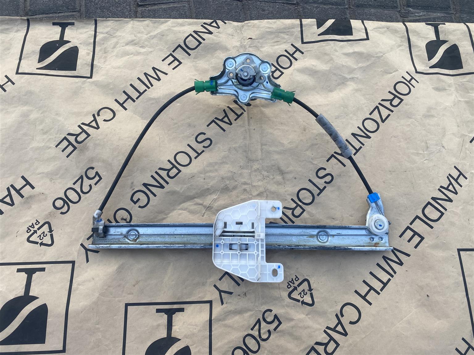 2024 RENAULT TRIBER LEFT REAR MANUAL WINDOW MECHANISM FOR SALE - Private Seller 2024 RENAULT TRIBER LEFT REAR MANUAL WINDOW MECHANISM FOR SALE - Private Seller