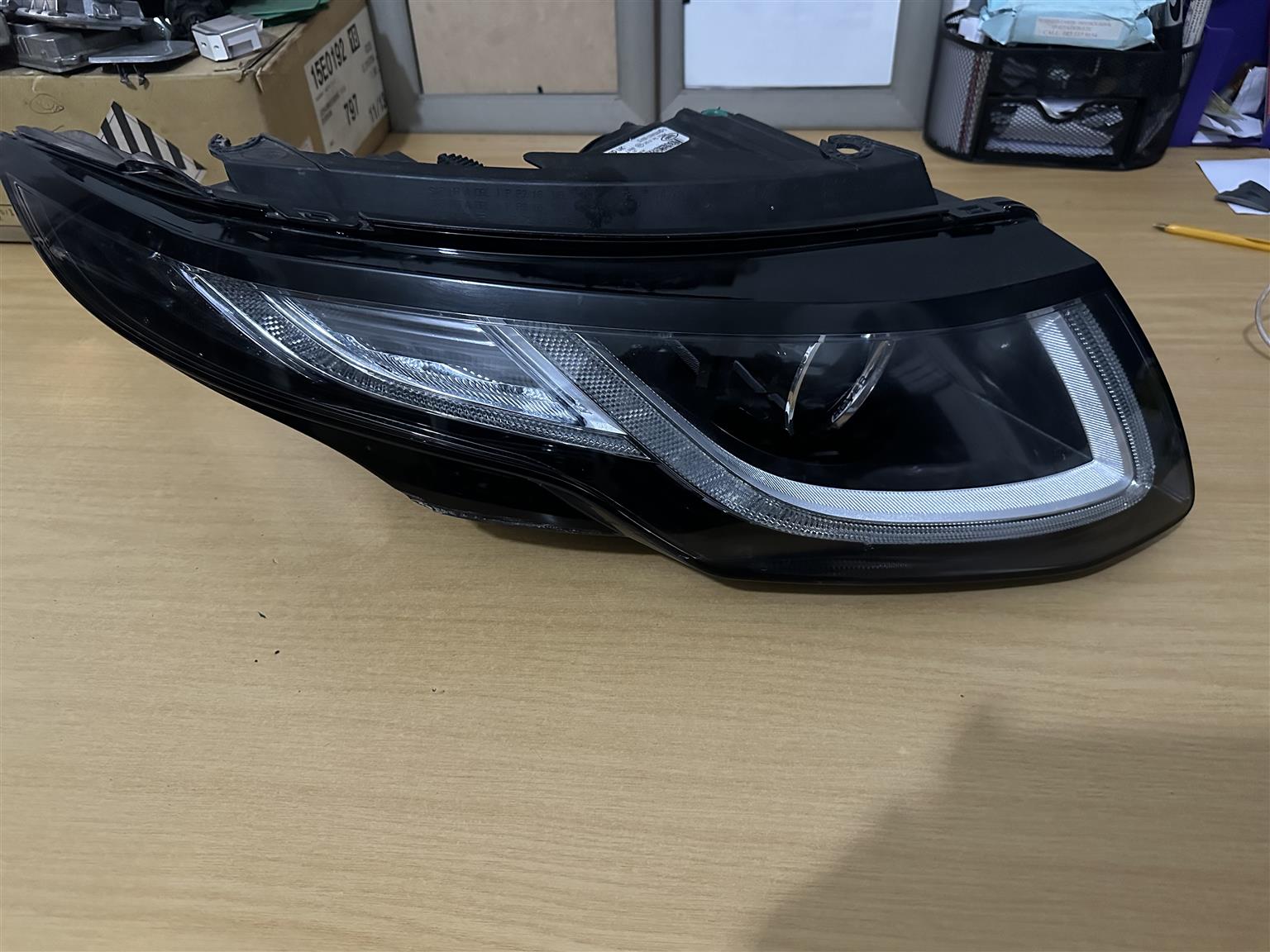 2018 Range Rover Evoque Headlight - Private Seller 2018 Range Rover Evoque Headlight - Private Seller