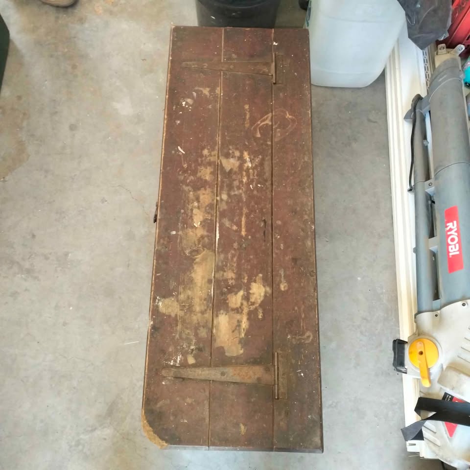 Vintage wooden kists