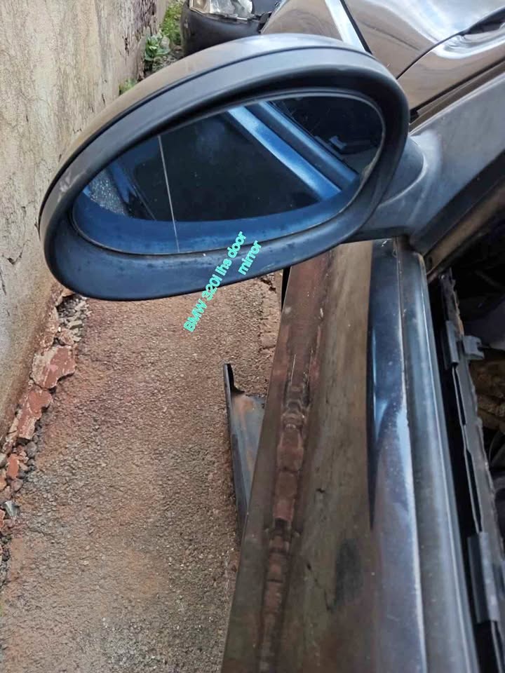 BMW E90 320i LHS door mirror - Private Seller