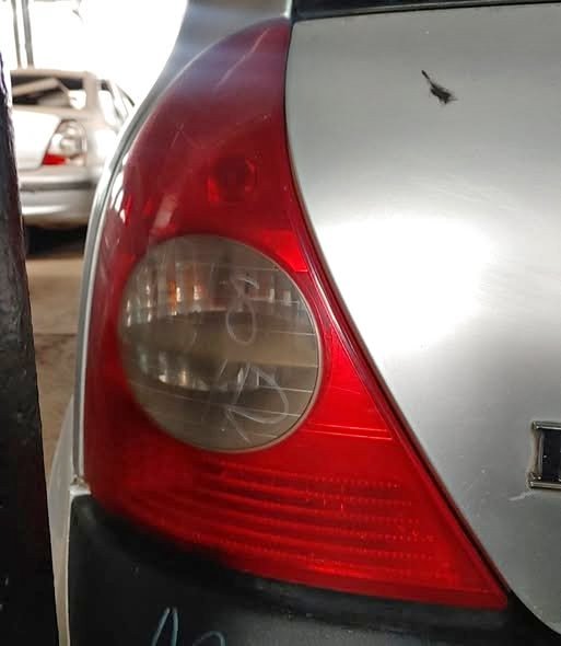 RENAULT CLIO2 LEFT TAILLIGHT - Private Seller RENAULT CLIO2 LEFT TAILLIGHT - Private Seller