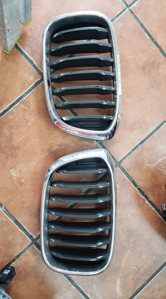 BMW X3 kidney grille (clean) - Private Seller BMW X3 kidney grille (clean) - Private Seller