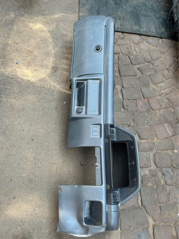 Suzuki Super Carry Dashboard For Sale @Circle 7 Used Parts Call Or WhatsApp 067 107 1116 - Private Seller