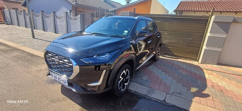 2022 Nissan magnite 1.0 turbo accenta red edition